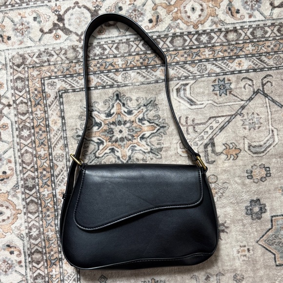 NWOT Antik Kraft Selma Shoulder Bag - Saddle Bag Vibe- Black Vegan Leather - Picture 2 of 7